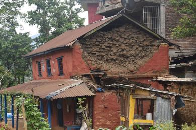 भूकम्पले घर भत्किँदा चार घाइते, एक दर्जन घरमा क्षति